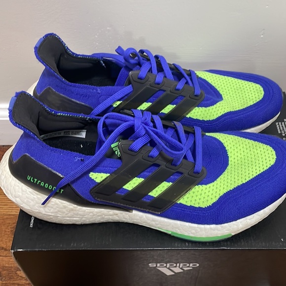 Adidas Ultraboost 21 size 9.5 - Picture 3 of 6